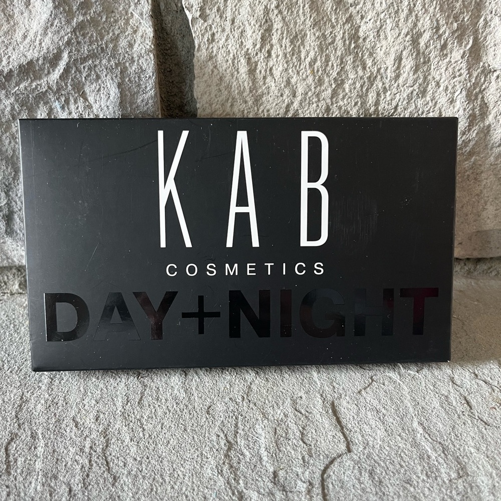 Eyeshadow palette, KAB Day and Night Palette